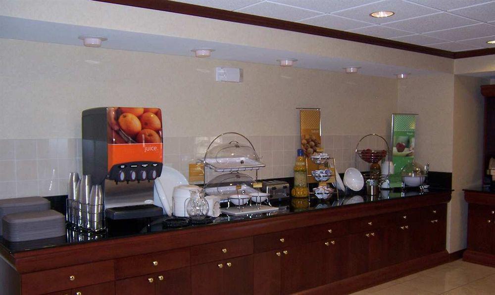 Hampton Inn Wichita Falls-Sikes Senter Mall Restaurant photo
